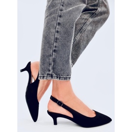 Malloi Tacones bajos negros con tacón abierto. 1