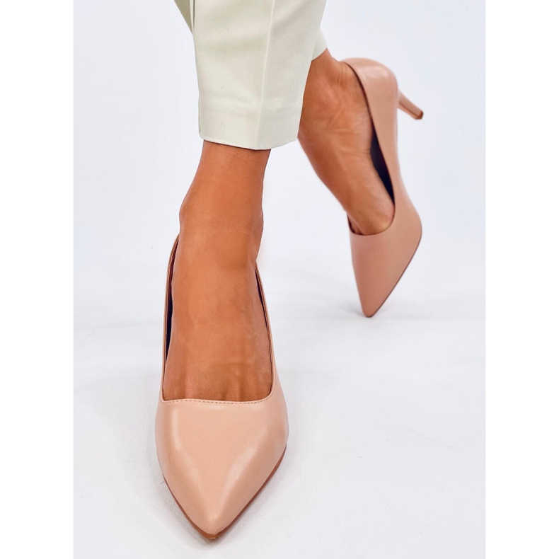 Zapatos de tacón bajo Greave nude beige 1