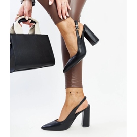Zapatos negros con tacón abierto de Wechsler 3