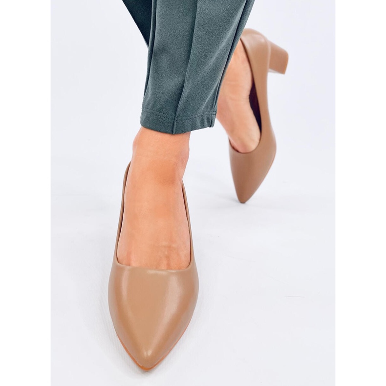 Zapatos de salón caqui de tacón bajo Crafts beige 1