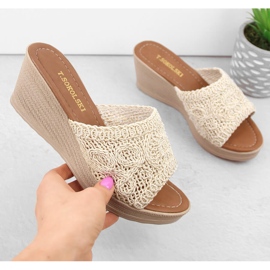 Sandalias cuña mujer beige T.Sokolski 321 1