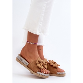 Chanclas Aflia con plataforma y lazo de mujer en color camel marrón 3