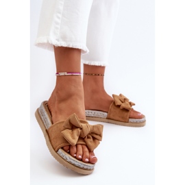 Chanclas Aflia con plataforma y lazo de mujer en color camel marrón 4