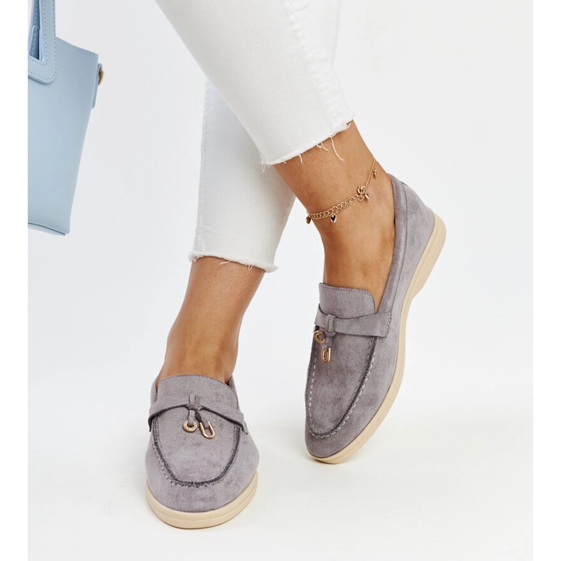 Mocasines grises con colgante de metal de Fiorano 2 Mocasines grises con colgante de metal de Fiorano 2