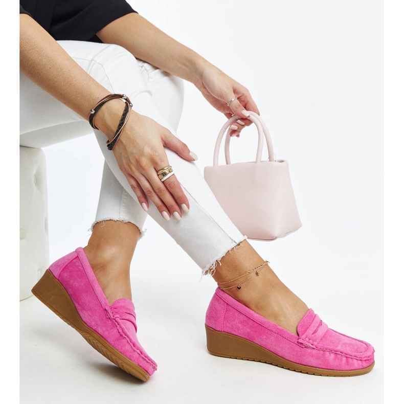 Mocasines con cuña de ante rosa oscuro de Sakena 1