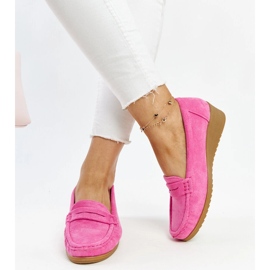 Mocasines con cuña de ante rosa oscuro de Sakena rosado 2