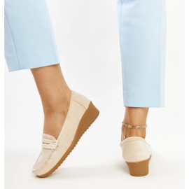 Mocasines con cuña de ante beige claro de Sakena 3