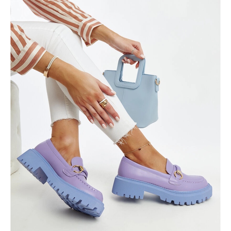 Mocasín morado con hebilla Lasima púrpura 1