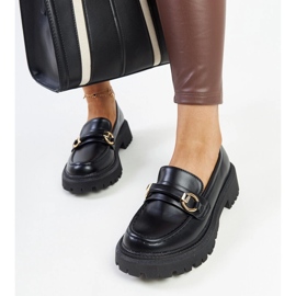 Mocasín negro con hebilla Lasima 2