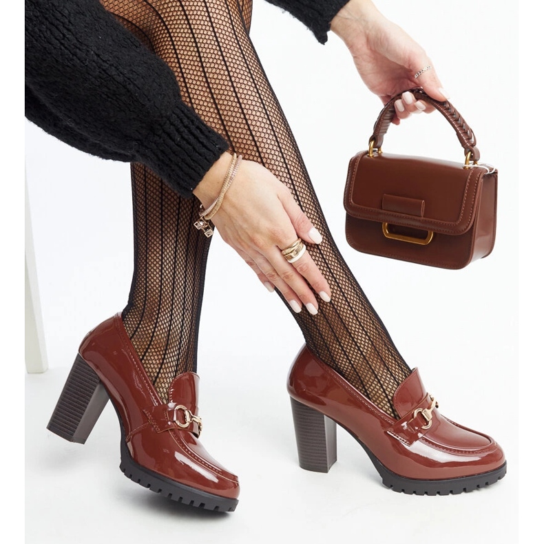 Zapatos de tacón de charol marrón de Giacoma 1 Zapatos de tacón de charol marrón de Giacoma 1