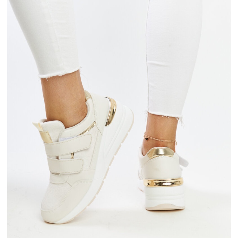 Zapatillas de cuña beige con cierre de velcro de Orly 1 Zapatillas de cuña beige con cierre de velcro de Orly 1