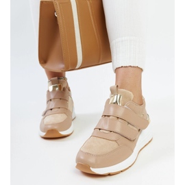 Zapatillas con cuña marrones y cierre de velcro de Orly marrón 2