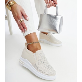 Zapatillas con cuña beige de Fossacesia 3