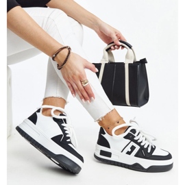 Zapatillas Galit en blanco y negro con suela gruesa. 1