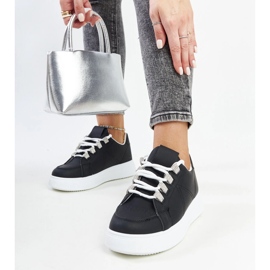 Zapatillas Walida negras con suela gruesa. negro 2