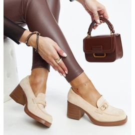 Salón Aludra beige claro con tacón 1