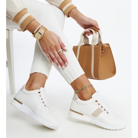 Zapatillas blancas y beige con plataforma de goma Nihad. blanco 1