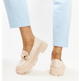 Mocasín beige con hebilla Lasima 3