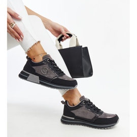 Zapatillas con plataforma en negro y gris de Sinika 2