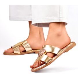 Chanclas de mujer doradas con corazón decorativo dorado 4