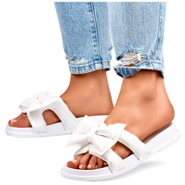 Chanclas de mujer blancas con lazo, fabricadas en ecopiel. blanco 3