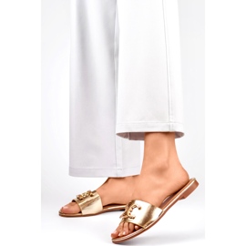 Doradas, elegantes chanclas de mujer con decoración. dorado 4