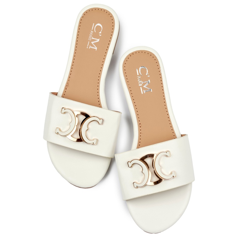 Chanclas de mujer elegantes blancas con decoración. blanco 1