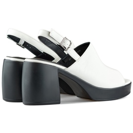 Sandalias de mujer blancas con tacón negro. blanco 1 Sandalias de mujer blancas con tacón negro. blanco 1