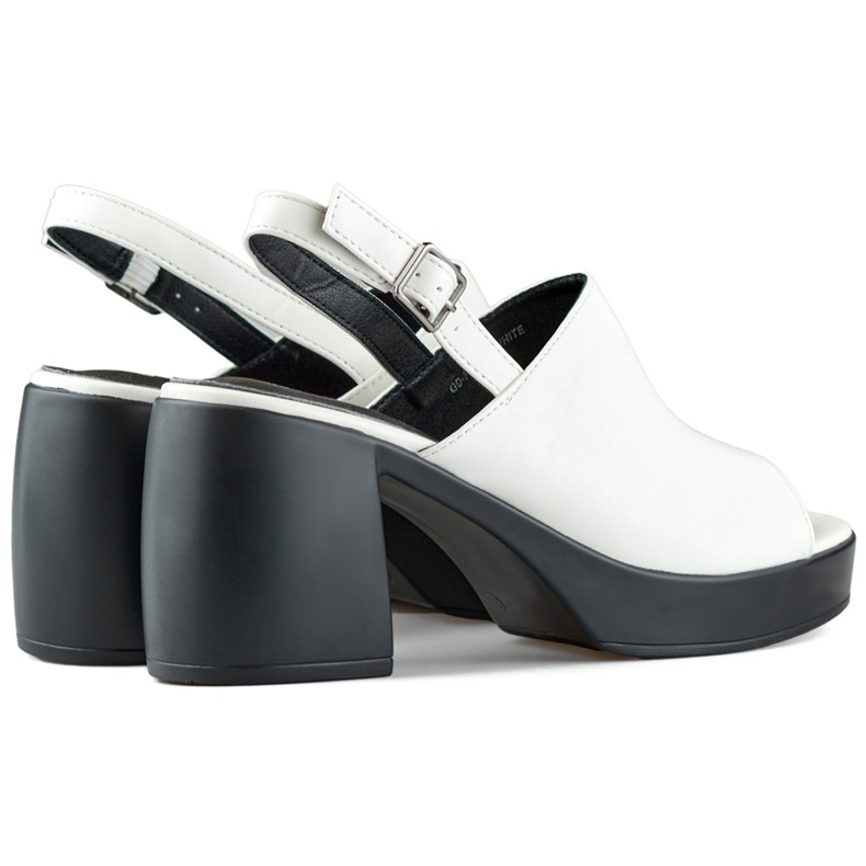 Sandalias de mujer blancas con tacón negro. blanco 1 Sandalias de mujer blancas con tacón negro. blanco 1