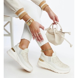 Deportivas Ashleey con cuña beige y pedrería 1