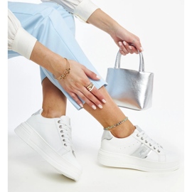 Zapatillas blancas y plateadas con suela gruesa Finestra. blanco 2