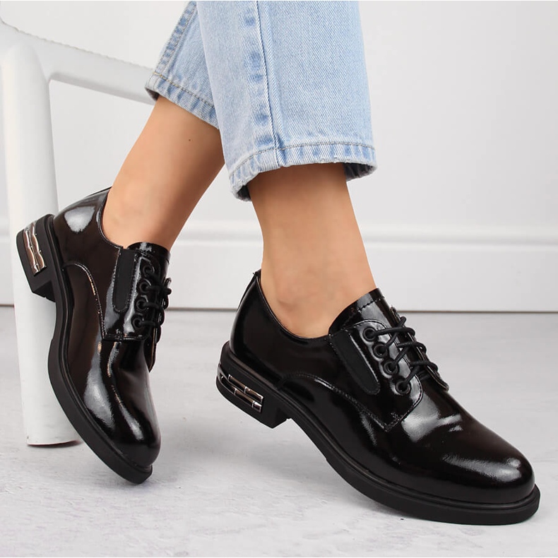 Zapatos oxford de mujer charol negro Filippo DP6189 1