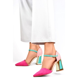 Elegantes zapatos de tacón abiertos de color rosa primaveral con un elegante tacón alto. rosado 4