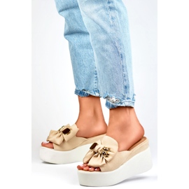 Zapatillas de casa de mujer beige con osito y lazo en la cuña 4