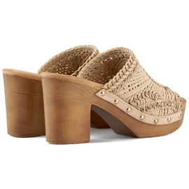 Chanclas de mujer beige encaje con suela imitando madera 1