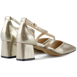 Zapatos de salón plateados con tiras en tacón bajo. plata 1 Zapatos de salón plateados con tiras en tacón bajo. plata 1