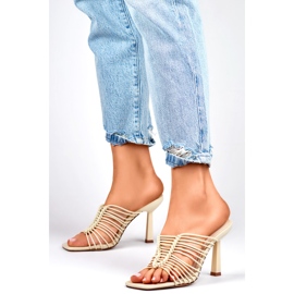 Zapatillas de tacón alto, elegantes y flexibles. Zapatillas de mujer con tacón alto, color beige. 4