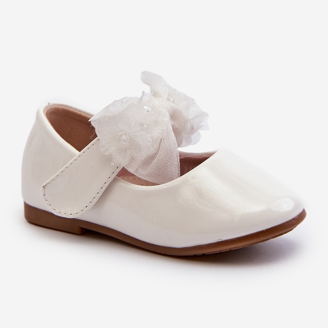 Bailarinas infantiles de charol con velcro y lazo blanco Olessa 1
