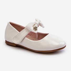 Bailarina infantil charol blanco con lazo velcro 1