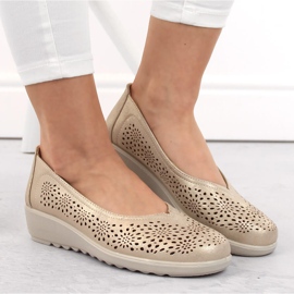Zapato slip-on de mujer con cuña dorada calada Potocki 90300 dorado 3