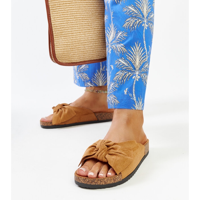 Chanclas marrones con suela de corcho de Aamu marrón 1