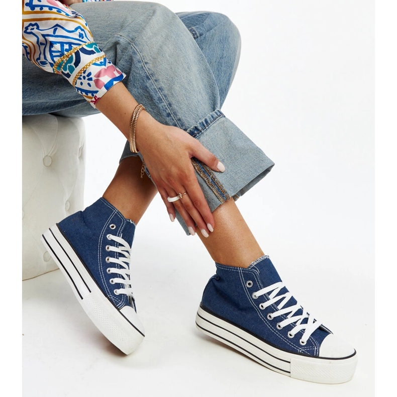 Zapatillas altas tipo bagy en denim con suela gruesa azul 2 Zapatillas altas tipo bagy en denim con suela gruesa azul 2
