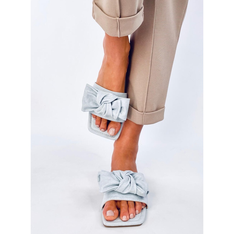 Chanclas Nisha con suela cuadrada azul 1