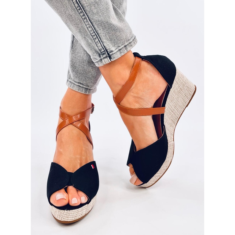 Sandalias de cuña con puntera abierta de Berna Black negro 1 Sandalias de cuña con puntera abierta de Berna Black negro 1