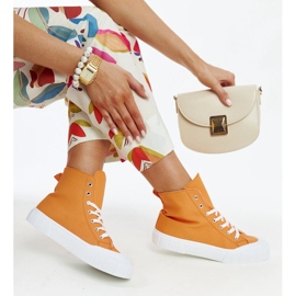 Zapatillas altas naranjas de Vinka 1