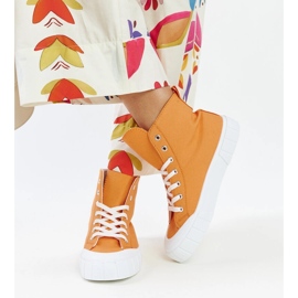 Zapatillas altas naranjas de Vinka 2