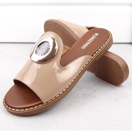 M. DASZYŃSKI Zapatillas de mujer de charol con decoración, beige M.Daszyński MR2266-5 4