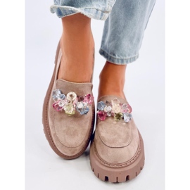 Mocasines caqui con plataforma y cuentas Stefani beige 2