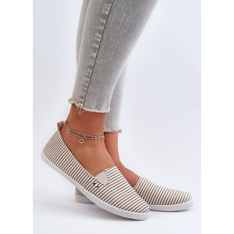 Zapatillas sin cordones Pazaria de rayas de mujer de color beige 2