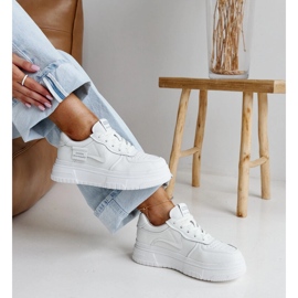 Zapatillas Aria de piel blanca con suela gruesa. blanco 1